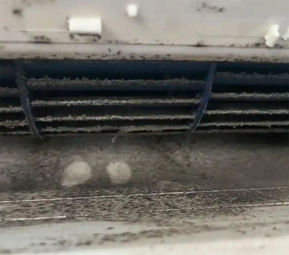 抚宁空调吹的风有股烧焦味是怎么回事